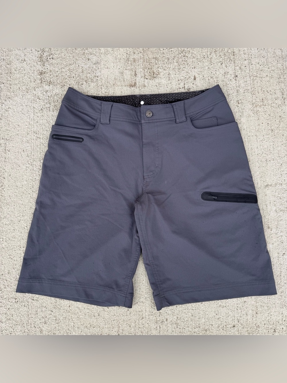 Lululemon Cadence Commute Shorts Mens 38 Performance Gray Golf Zip Pockets